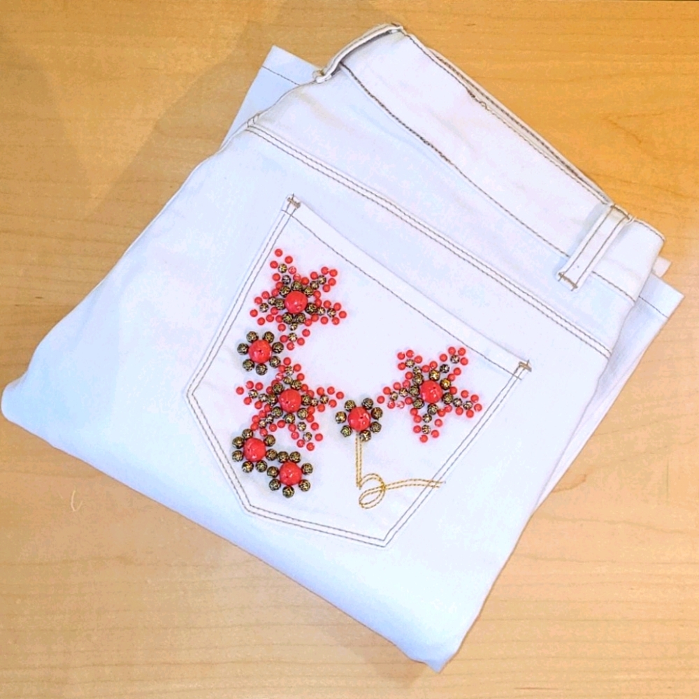 BEBE ♥ White Coral Design Bell Bottom Jeans - NWOT - Picture 2 of 12